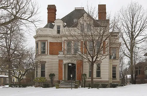 757 East Ave Photo 1