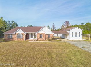 5551 Carter Rd, Ocean Springs, MS 39564