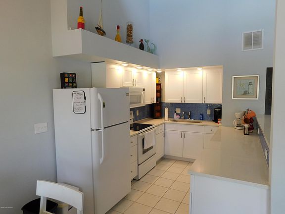 2nd image of 207 Tyler Ave #207
