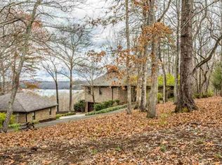 201 S Craggmore Dr, Salem, SC 29676