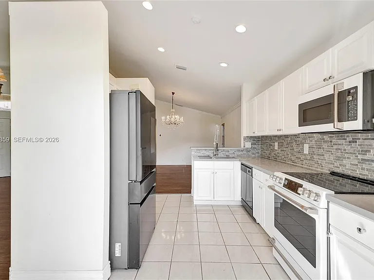 658 Stanton Dr — Photo 28