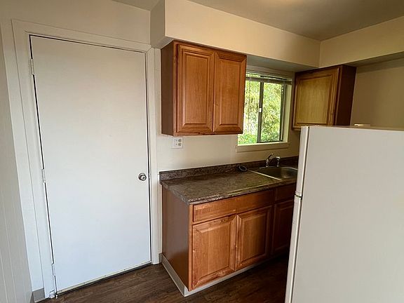 5th image of 4642 Riverview Ave #4682