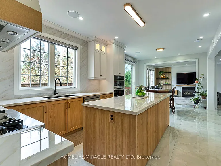 2299 Glazebrook Cir — Photo 34