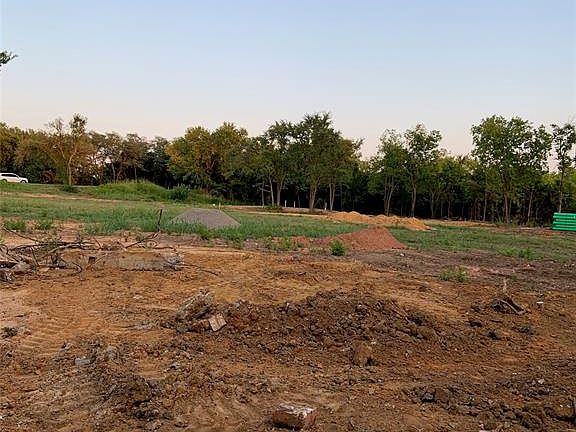 3rd image of 1220 S Travis St Lot 2