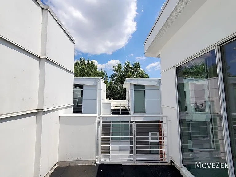 295 McDonald Ave — Photo 40