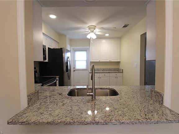 2nd image of 1715 Golf Club Dr APT 7