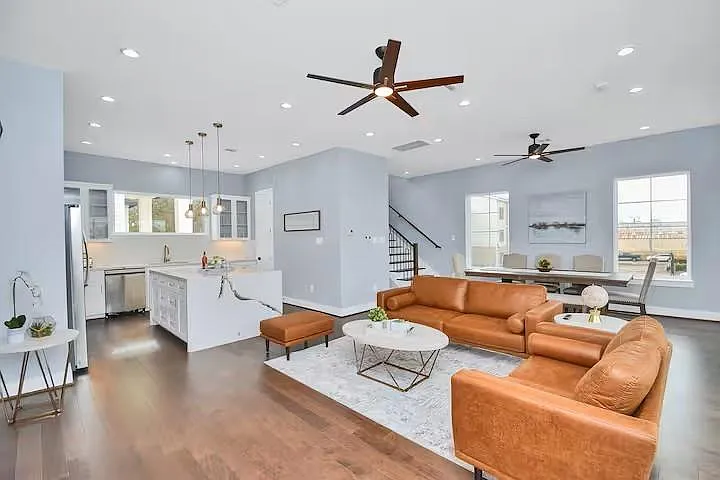 3412 Dixie Dr