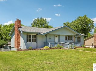 1419 Woodlawn Dr, Warrensburg, MO 64093