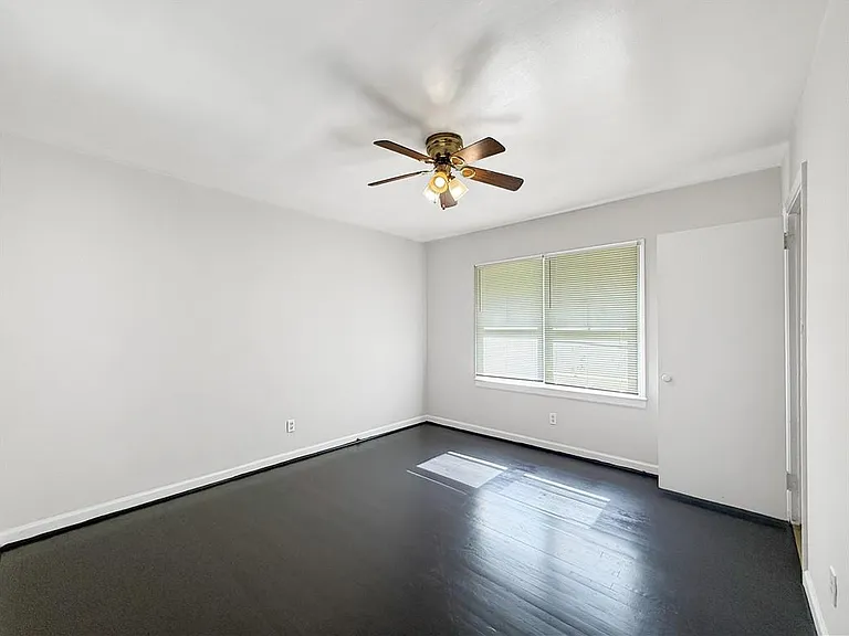 1668 Laurelwood Dr SW — Photo 12