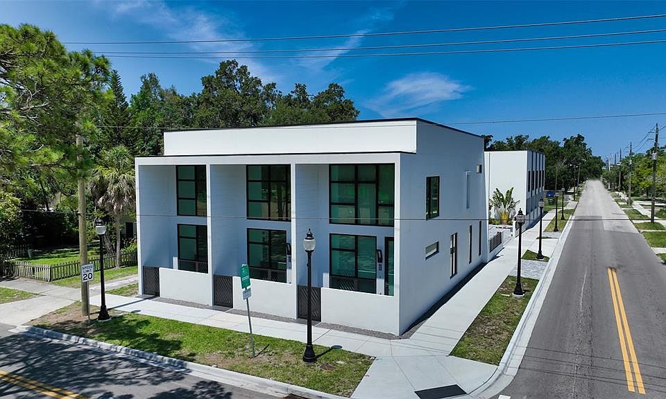 1st image of 945 N OSPREY AVENUE