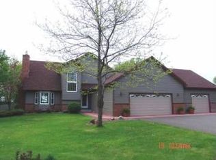 30491 Wallmark Lake Dr, Chisago City, MN 55013