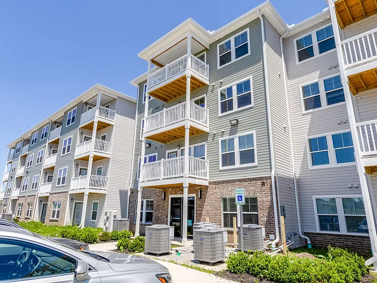 The Caravel Apartments — Photo 34