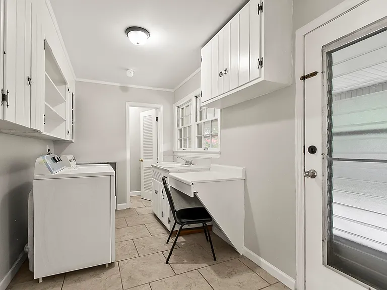 243 Cedar Crst — Photo 23