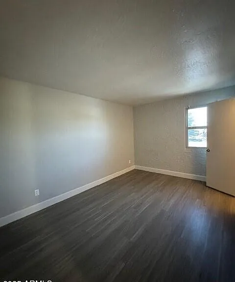 2250 W Glendale Ave #1 — Photo 5
