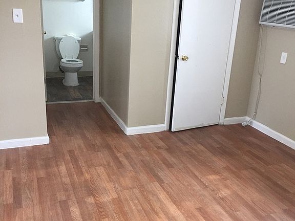 5th image of 3401 Balmoral Dr APT 15