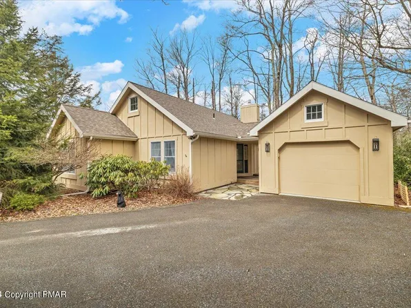 104 Mooncreek Ln, Pocono Pines, PA 18350