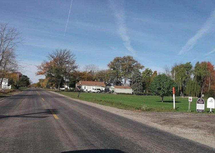 2nd image of 3152 W Stanley Rd