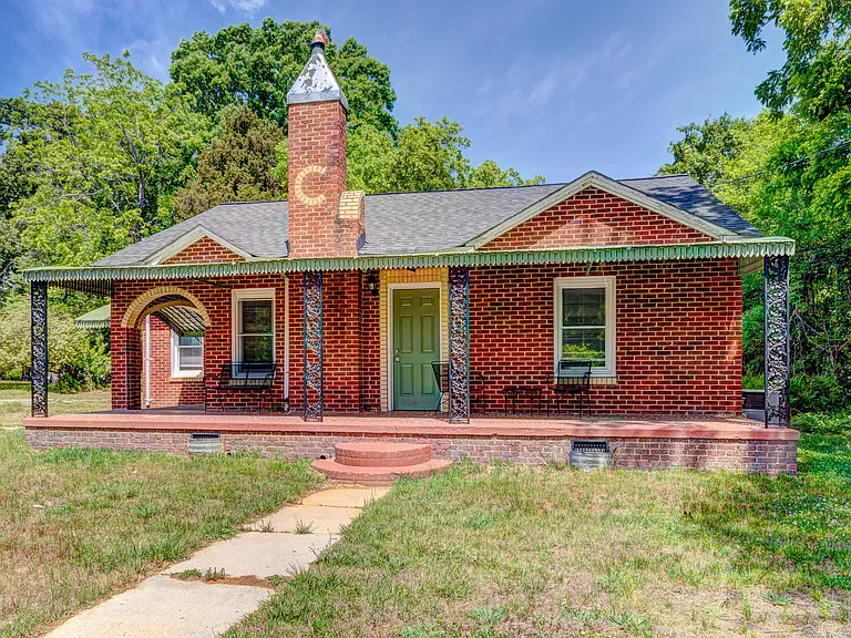 1006 Delview Rd — Photo 3