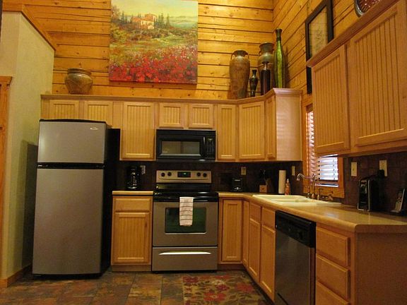 4th image of 233 Oakridge Dr #2