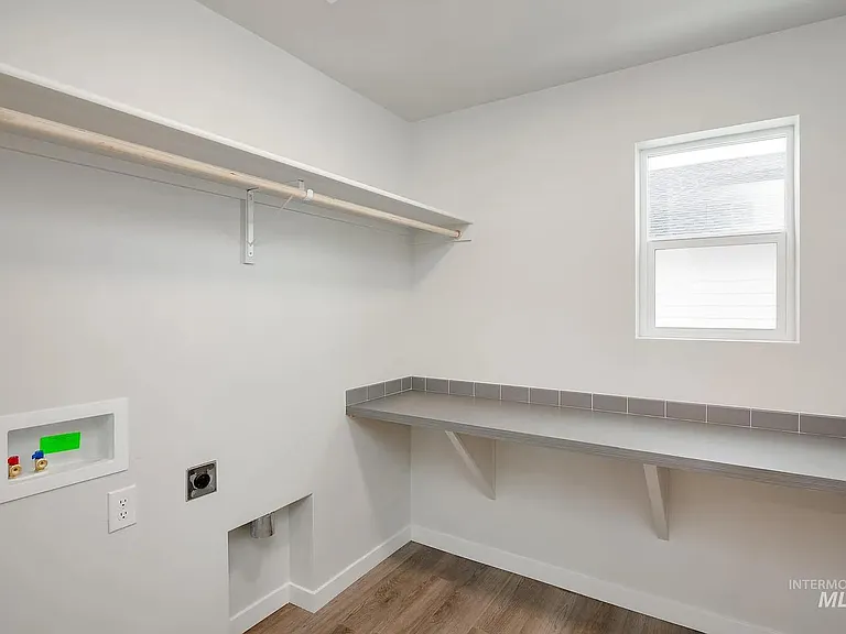 2829 E Jasmine St — Photo 6