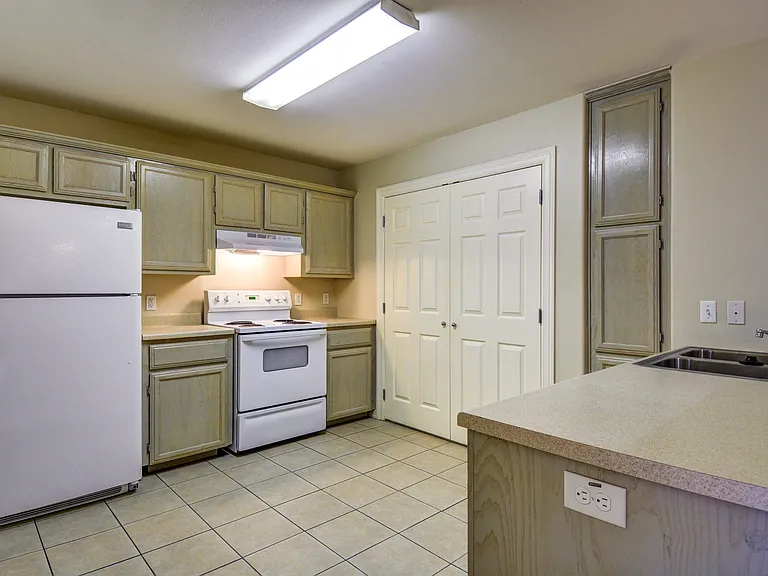St. Antimo Apartments — Photo 17