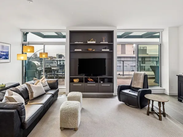 288 W 1st Ave #Penthouse 1606, Vancouver, BC V5Y 0E9