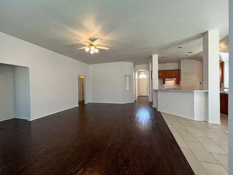 1141 Nickerson Ln — Photo 10