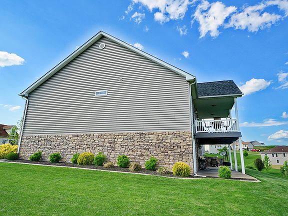4th image of 208 Meadow Ponds Ln