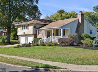 701 Hilltop Rd, Cinnaminson, NJ 08077