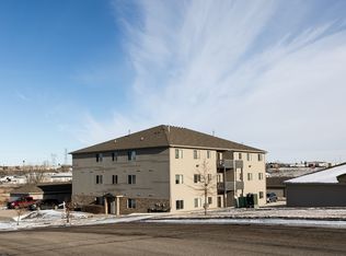 1621 N 35th St #4, Bismarck, ND 58501