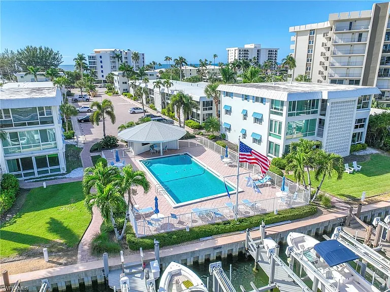 2100 Gulf Shore Blvd N #212 — Photo 35