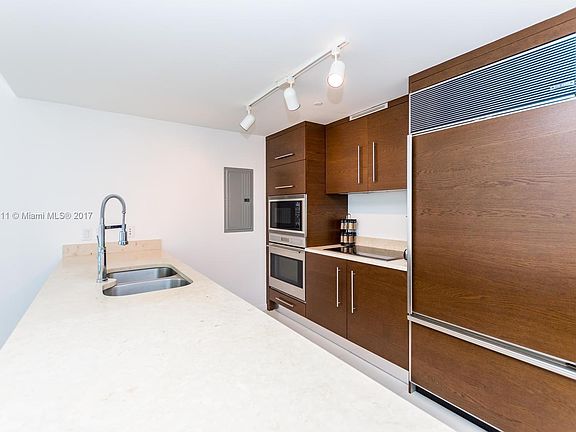 4th image of 475 Brickell Ave #9