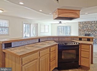 3876 Twin Oaks Dr, Edgewater, MD 21037