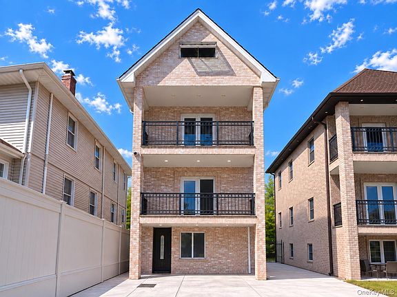 3rd image of 7-17 college Place