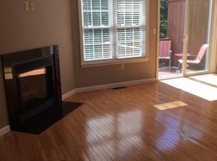 213 Bridle Cross Rd, Fitchburg, MA 01420