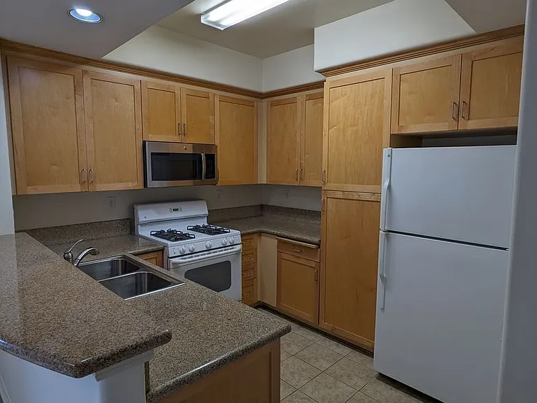 4735 Gloria Ave #5 — Photo 8
