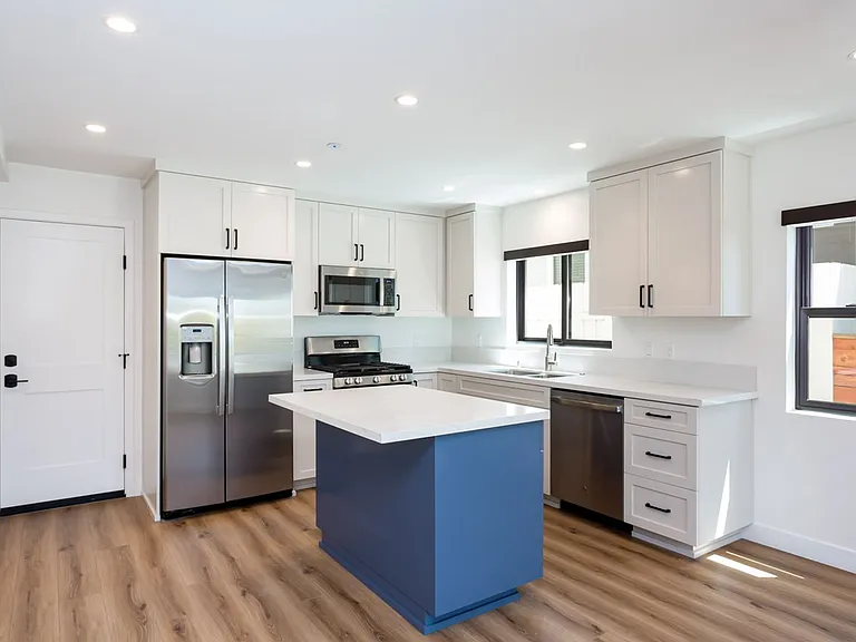 2610-2612 Juan St — Photo 31