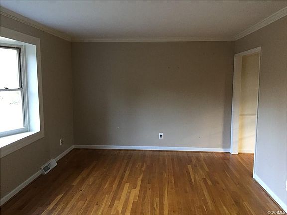 3rd image of 8201 King Dr