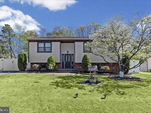 6 Dori Ct, Sicklerville, NJ 08081