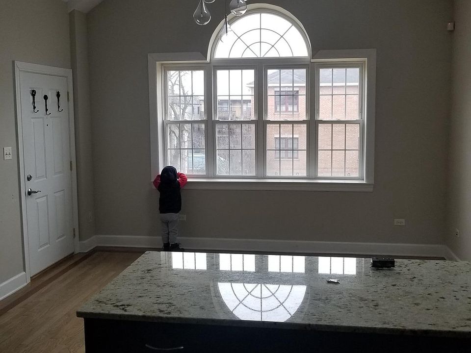 1st image of 3113 W Warren Blvd Unit 3