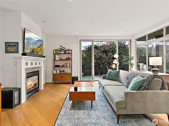 4th image of 2035 Eastlake Avenue E #104