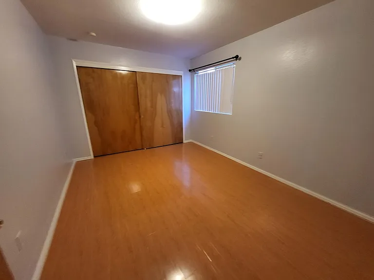 1453 Marine Ave #5 — Photo 3
