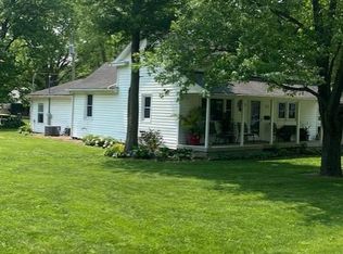 317 W Madison St, Moweaqua, IL 62550