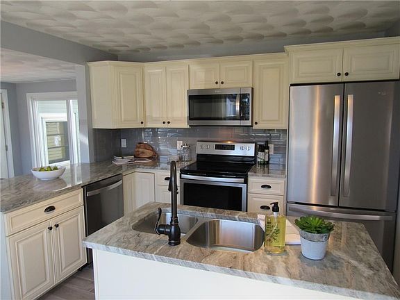 4th image of 28 Tara St