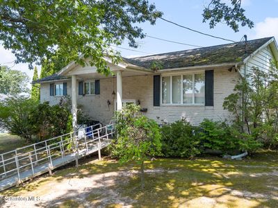 915 Johns Dr, Moosic, PA, 18507