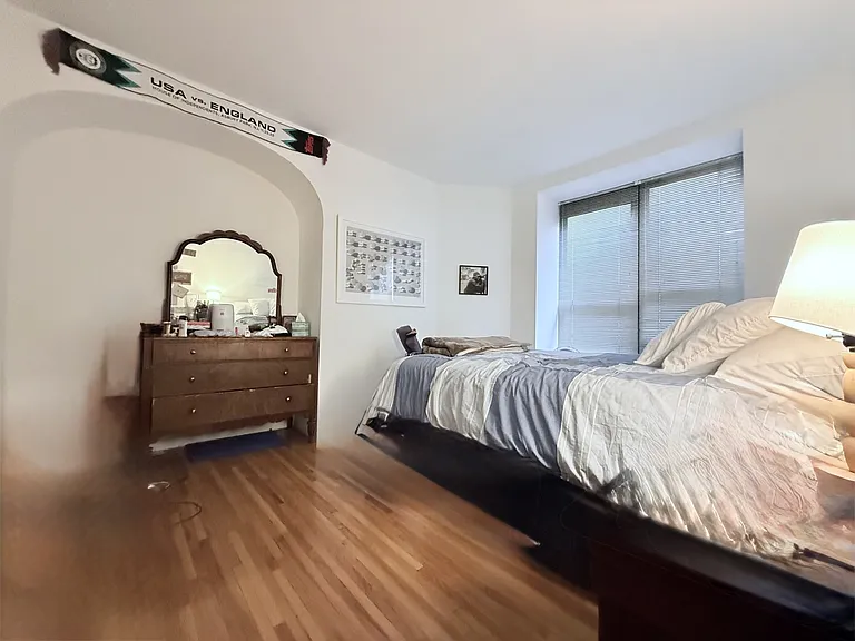 117 W 58th St #7F — Photo 4