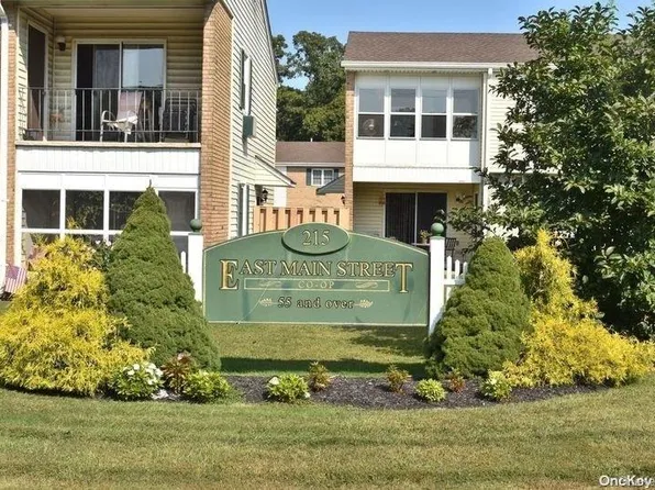 215 E Main Street #14, East Islip, NY 11730