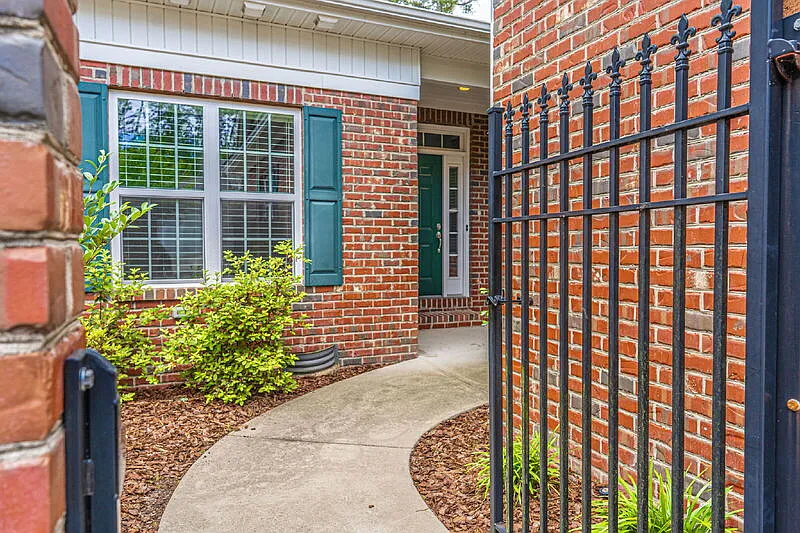2 bed, 2.0 bath, 1600 sqft, $2,100 — Photo 3