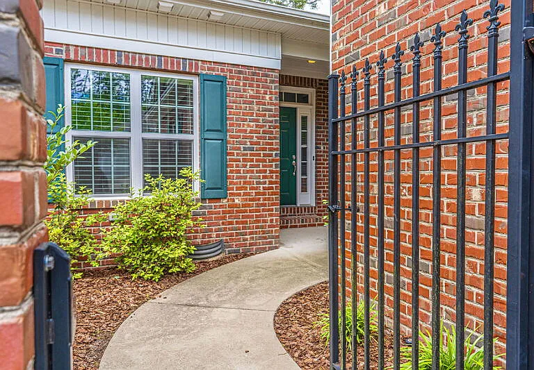 535 Lighthorse Cir — Photo 3