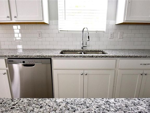 5th image of 12 Wesley Way N